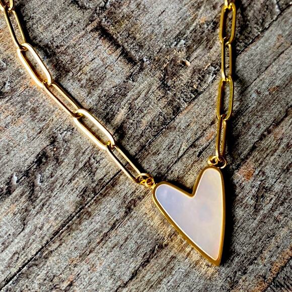 NEW Abstract Heart Mother Of Pearl Layering Necklace - Picture 3 of 12